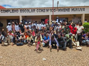 𝐅𝐔𝐍𝐃𝐀ÇÃ𝐎 𝐏𝐈𝐄𝐃𝐎𝐒𝐎 𝐏𝐑𝐎𝐌𝐎𝐕𝐄 𝐏𝐀𝐋𝐄𝐒𝐓𝐑𝐀 𝐒𝐎𝐁𝐑𝐄 𝐄𝐃𝐔𝐂𝐀ÇÃ𝐎 𝐍𝐎 𝐂𝐎𝐌𝐏𝐋𝐄𝐗𝐎 𝐄𝐒𝐂𝐎𝐋𝐀𝐑 𝐍º 𝟏𝟎𝟓 𝐌𝐖𝐄𝐍𝐄 𝐌𝐔𝐊𝐔𝐕𝐀, 𝐄𝐌 𝐌𝐄𝐍𝐎𝐍𝐆𝐔𝐄